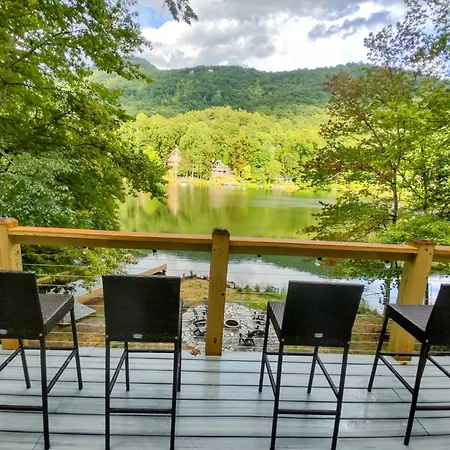 Summerscales - Beautiful Newly Built Lake House